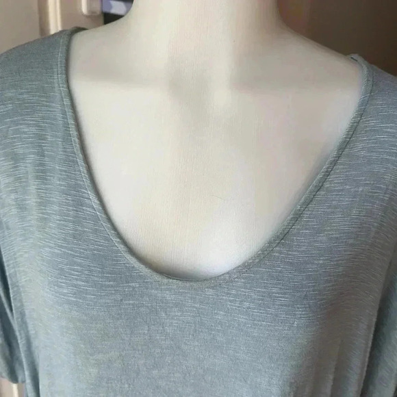 Size M light blue top by Laila Jayde - Picture 2 of 5